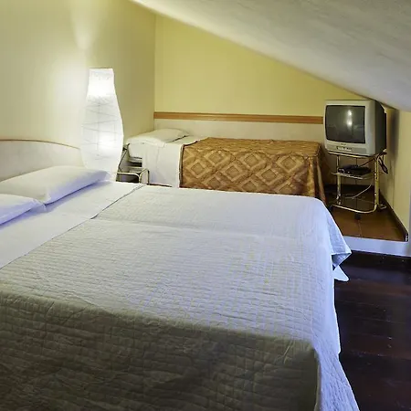 Cavour 63 رافيننا