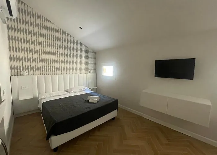 Cavour 63 رافيننا