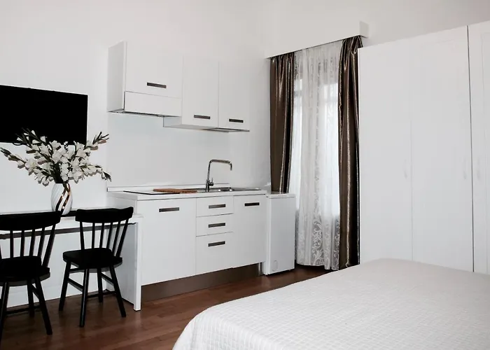 Apartmanhotel Cavour 63 3*